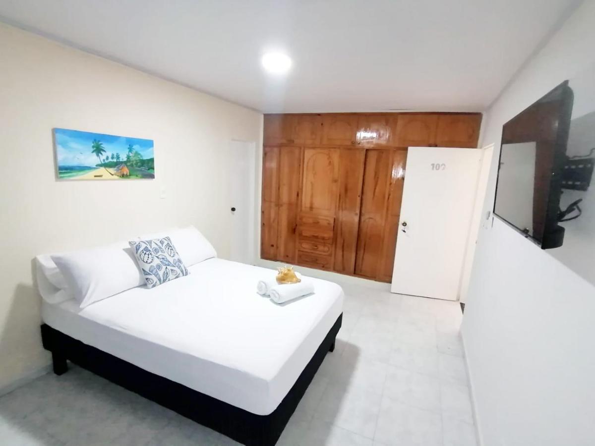 Aparta Hotel Jhonny Cay San Andres  Exterior photo